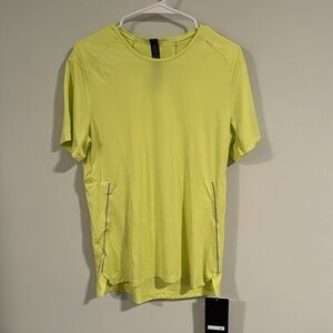 lululemon NWT fast and free shirt - yellow Size S